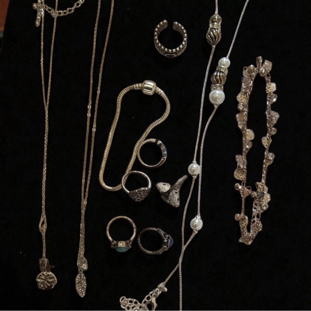 Elegant Silver and Pearl Jewelry Set
